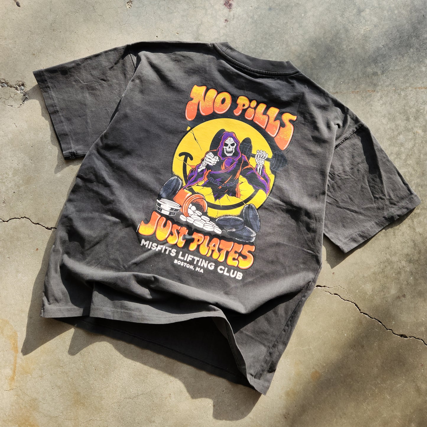 "NO PILLS JUST PLATES" OVERSIZED TEE // DARK GRAY